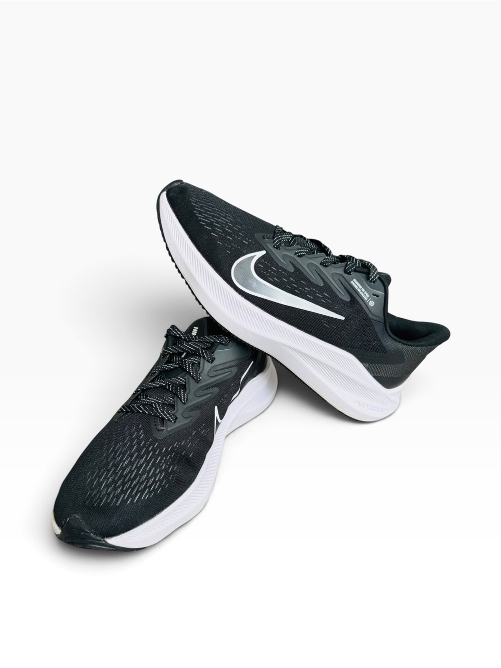 Nike Men’s Black/White Running Shoes